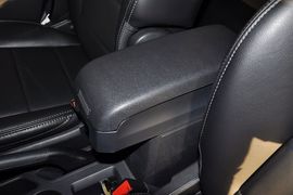 2013款Jeep自由客2.4L豪华导航版