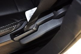 2013款Jeep自由客2.4L豪华导航版