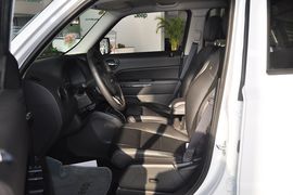 2013款Jeep自由客2.4L豪华导航版