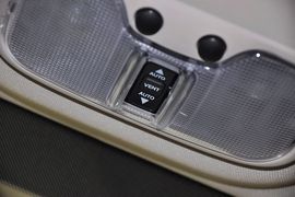 2013款Jeep自由客2.4L豪华导航版