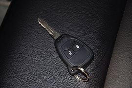 2013款Jeep自由客2.4L豪华导航版