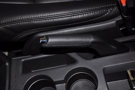 2013款Jeep自由客2.4L豪华导航版