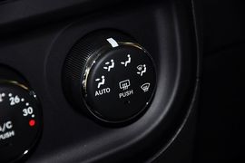 2013款Jeep自由客2.4L豪华导航版