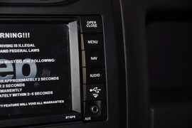2013款Jeep自由客2.4L豪华导航版