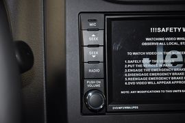 2013款Jeep自由客2.4L豪华导航版