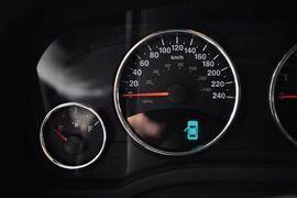 2013款Jeep自由客2.4L豪华导航版