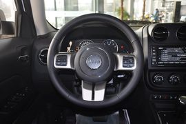 2013款Jeep自由客2.4L豪华导航版