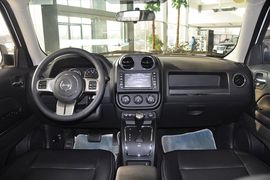 2013款Jeep自由客2.4L豪华导航版
