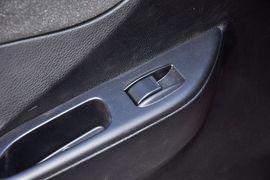 2013款一汽夏利N7