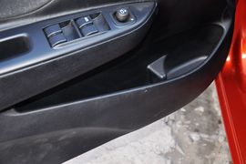 2013款一汽夏利N7