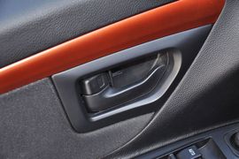 2013款一汽夏利N7