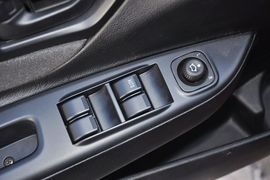 2013款一汽夏利N7