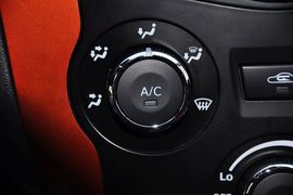 2013款一汽夏利N7