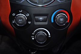 2013款一汽夏利N7