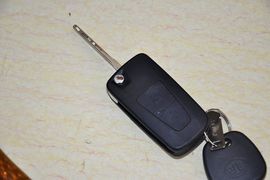 2013款一汽夏利N7