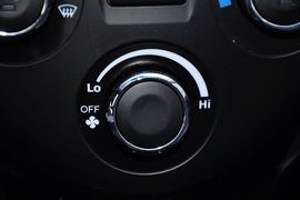 2013款一汽夏利N7