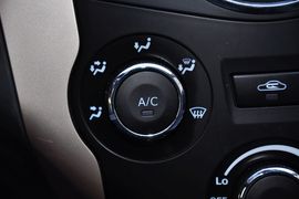 2013款一汽夏利N7