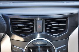 2013款一汽夏利N7