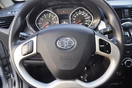 2013款一汽夏利N7