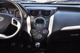 2013款一汽夏利N7