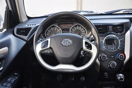 2013款一汽夏利N7