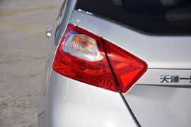 2013款一汽夏利N7