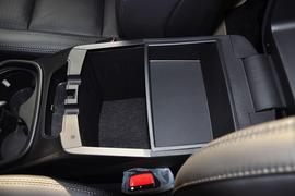 2013款北京现代全新胜达2.0T顶级型7座到店实拍