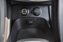 2013款北京现代全新胜达2.0T顶级型7座到店实拍