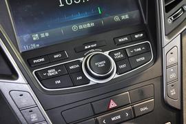 2013款北京现代全新胜达2.0T顶级型7座到店实拍