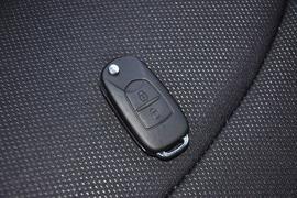 2012款宝骏乐驰1.2L手动时尚型到店实拍