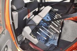 2012款宝骏乐驰1.2L手动时尚型到店实拍