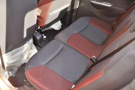 2012款宝骏乐驰1.2L手动时尚型到店实拍