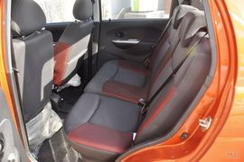 2012款宝骏乐驰1.2L手动时尚型到店实拍