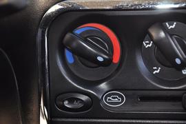 2012款宝骏乐驰1.2L手动时尚型到店实拍