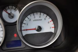 2012款宝骏乐驰1.2L手动时尚型到店实拍