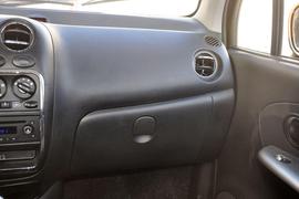 2012款宝骏乐驰1.2L手动时尚型到店实拍