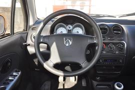 2012款宝骏乐驰1.2L手动时尚型到店实拍