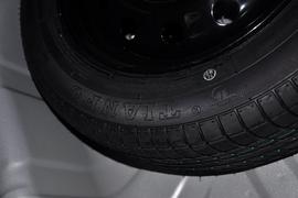 2012款长安悦翔三厢1.5L手动运动型到店实拍