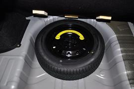 2012款长安悦翔三厢1.5L手动运动型到店实拍