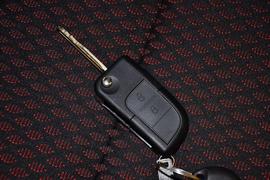 2012款长安悦翔三厢1.5L手动运动型到店实拍