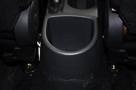 2012款长安悦翔三厢1.5L手动运动型到店实拍