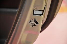 2012款长安悦翔三厢1.5L手动运动型到店实拍
