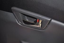 2012款长安悦翔三厢1.5L手动运动型到店实拍