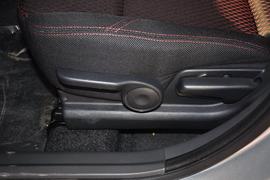 2012款长安悦翔三厢1.5L手动运动型到店实拍