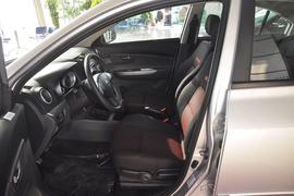 2012款长安悦翔三厢1.5L手动运动型到店实拍