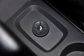 2012款长安悦翔三厢1.5L手动运动型到店实拍