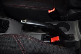 2012款长安悦翔三厢1.5L手动运动型到店实拍