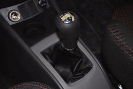 2012款长安悦翔三厢1.5L手动运动型到店实拍