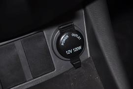 2012款长安悦翔三厢1.5L手动运动型到店实拍