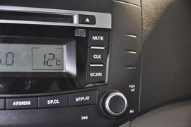 2012款长安悦翔三厢1.5L手动运动型到店实拍